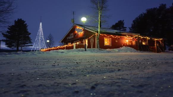 Haupthaus bei Nacht