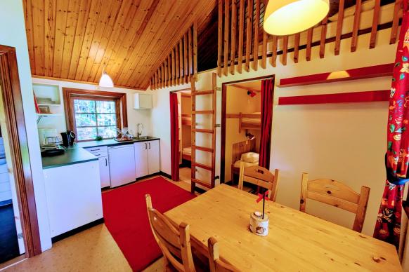 Innenaufnahmen einer Hütte im Wintercamp Idre