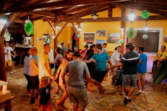 griechischer Tanzabend im Restaurant