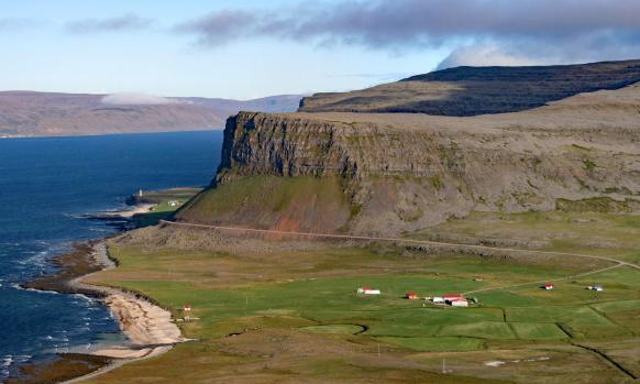 die Bucht von Hænuvík 