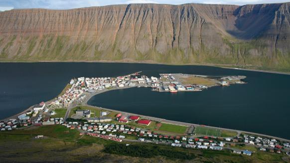  Ísafjörður, das kulturelle Zentrum der Westfjorde