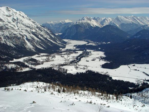 Ausblick aufs Tal im Winter