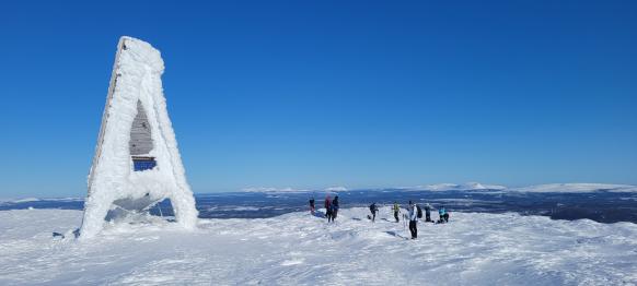 an 5 Tagen könnt ihr aus einem Programm mit Langlauf-, Ski- und/oder Schneeschuhtouren wählen